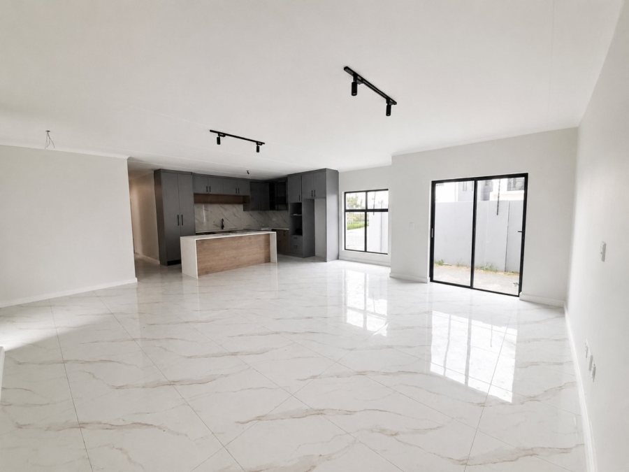 3 Bedroom Property for Sale in Sandown Western Cape